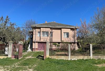 Casă cu 3 camere în Hălăucești - 2
