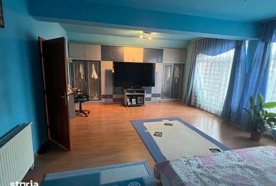Casă cu 8 camere cu Teren 1000 Mp în Nufărul - 6