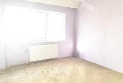 Apartament 2 camere, et 3, debransat,liber, Gara - 7