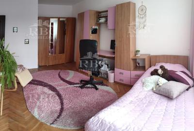 Apartament cu 3 camere de inchiriat, 80 mp in Manastur, zona Arinilor !