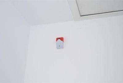 Casă individuală cu 4 camere cu Canalizare în 9 Mai - 9