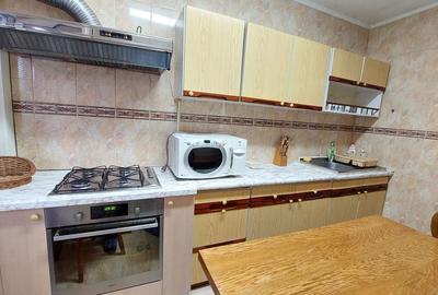 13 Seprembrie,Panduri, metrou Academia Militara la 800m - 4