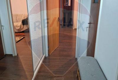 Apartament cu 3 camere semidecomandat în Sălăjan - 9