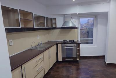Apartament cu 4 camere decomandat în Libertății - 15