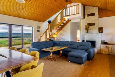 Teren 9.4 ha extravilan + casa 230 mp, COMISION 0% - 4