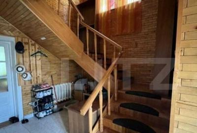 Casa individuala de inchiriat, cu 5 camere, 250 mp, zona Cet - 5