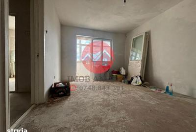 Apartament cu 3 camere decomandat în Neptun - 2