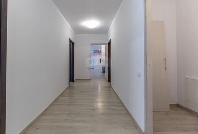 Apartament cu 4 camere de inchiriat Tampa Gardens Racadau etaj 10/12 - 7