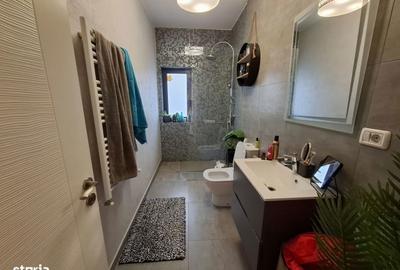 Casă cu 5 camere cu Teren 440 Mp în Calea Moinești