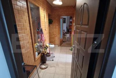 Apartament de vanzare cu 3 camere, 76 mp utili, zona Carpati - 1