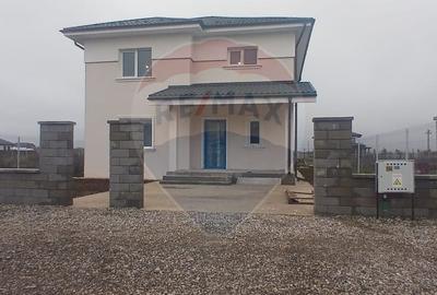 Casa individuala 5 camere de vanzare in Crevedia - 1