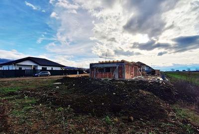 Vând teren comuna Cristian jud Brașov 714 metri patrați preț 78.000 E - 6