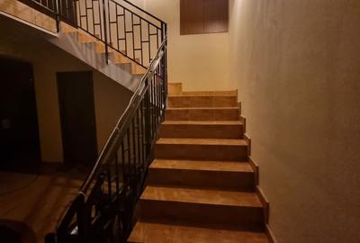 Casă cu 4 camere decomandat în Bujoreni - 8