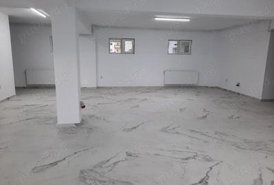 Spațiu comercial, de 105 mp, în Central - 4