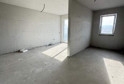 Apartament cu 2 camere semidecomandat în Mărăști