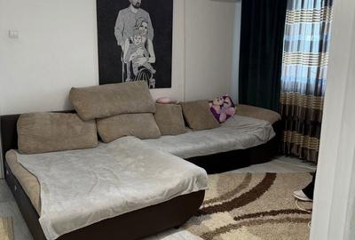 Apartament cu 2 camere semidecomandat în Calea București