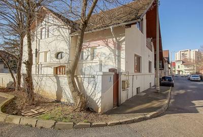 Casă cu 9 camere cu Teren 542 Mp în Centrul Civic - 2