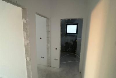 Vila deosebita de vanzare - zona Mamaia Nord pe malul laculu - 1