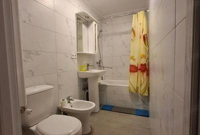 Garsonieră decomandată în Titan