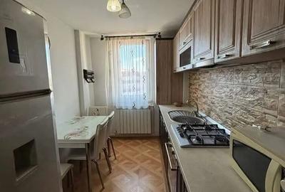 De inchiriat apartament cu 2 camere, zona centrala, mobilat ?i utilat, 300 euro - 4