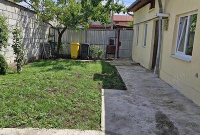 Casa la curte cu gradina, zona linistita - 10