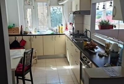 Vanzare apartament 3 camere Lacul Tei - 2