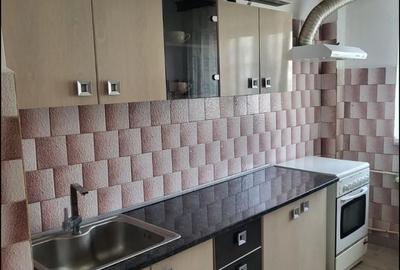 Apartament cu 3 camere semidecomandat în Rahova - 3