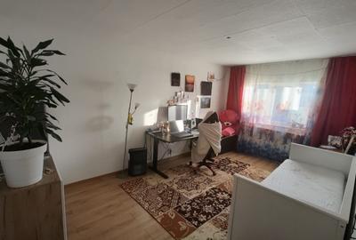 Apartament cu 3 camere decomandat în Central - 1