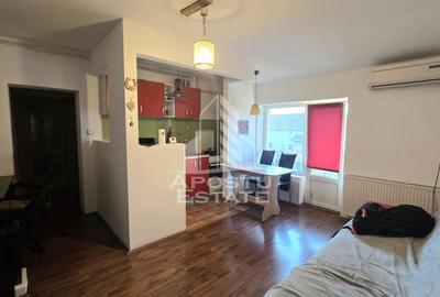 Apartament cu 3 camere semidecomandat, mobilat în Aradului