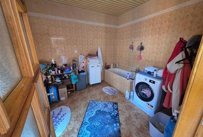 Casă cu 6 camere cu Canalizare în Central - 6