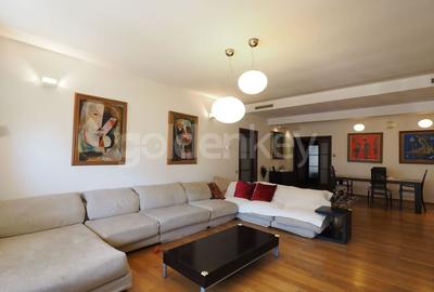 Apartament spatios cu 4 camere, 3 bai | 250mpc | 2 garaje - 4
