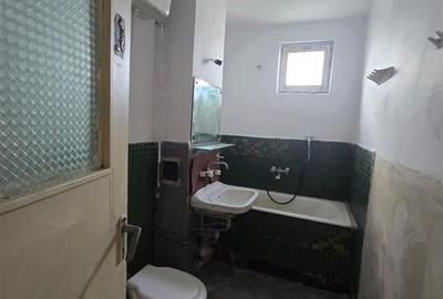Apartament cu 2 camere  de vanzare  in Fagaras etaj 4 - 5