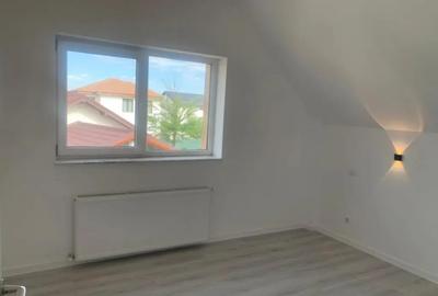 Casă cu 5 camere cu Teren 395 Mp în Malu Mare - 15