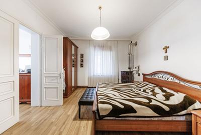 Casă individuală cu 8 camere cu Canalizare în Complex Studențesc - 11