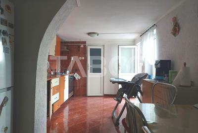 Casa de vanzare 6 camere 260 mp gradina zona foarte linistita Cisnadie - 16