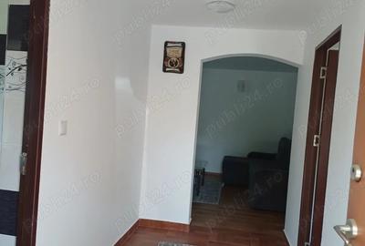 Vand casa cu teren