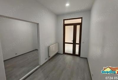 Casă cu 5 camere cu Teren 686 Mp în Piața Centrală - 13