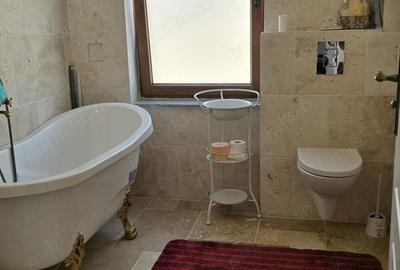 Proprietar Casa de vanzare in Via Carmina: 4 Dormitoare, 2 Baje, 2 Balcoane si gradina - 5