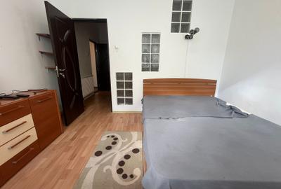 Apartament 2 camere, semidecomandat, 40 mp, parter cu intrare separată - 1