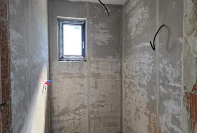 Casă cu 4 camere cu Canalizare în Central - 6