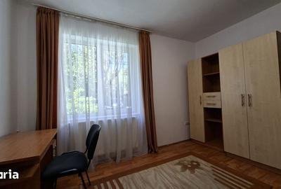Apartament cu 2 camere decomandat, mobilat în 7 Noiembrie - 9