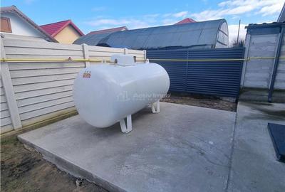 Casă cu 7 camere decomandat cu Teren 1145 Mp în Poroschia - 2