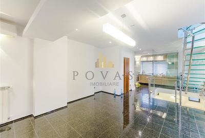 Casă cu 5 camere cu Canalizare în Central - 9