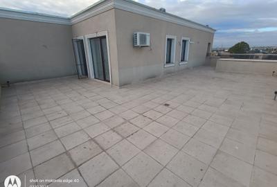 Inchiriez Penthouse 3 camere vedere frontala la mare Faleza Nord - 9