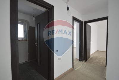 Casă cu 3 camere cu Canalizare în Est - 9