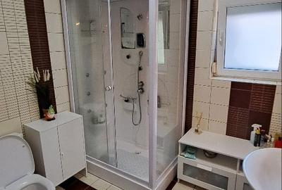 Casă individuală cu 5 camere cu Canalizare în 1 Decembrie - 14