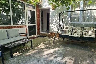 De inchiriat - casa P+1E+M - zona Port, langa liceul de Marina - 9