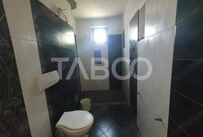 Apartament cu 2 camere semidecomandat, mobilat în Central