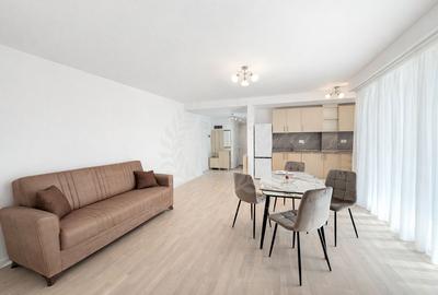 Apartament cu 3 camere decomandat, mobilat în Central