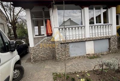 Casă cu 4 camere în Ultracentral - 1